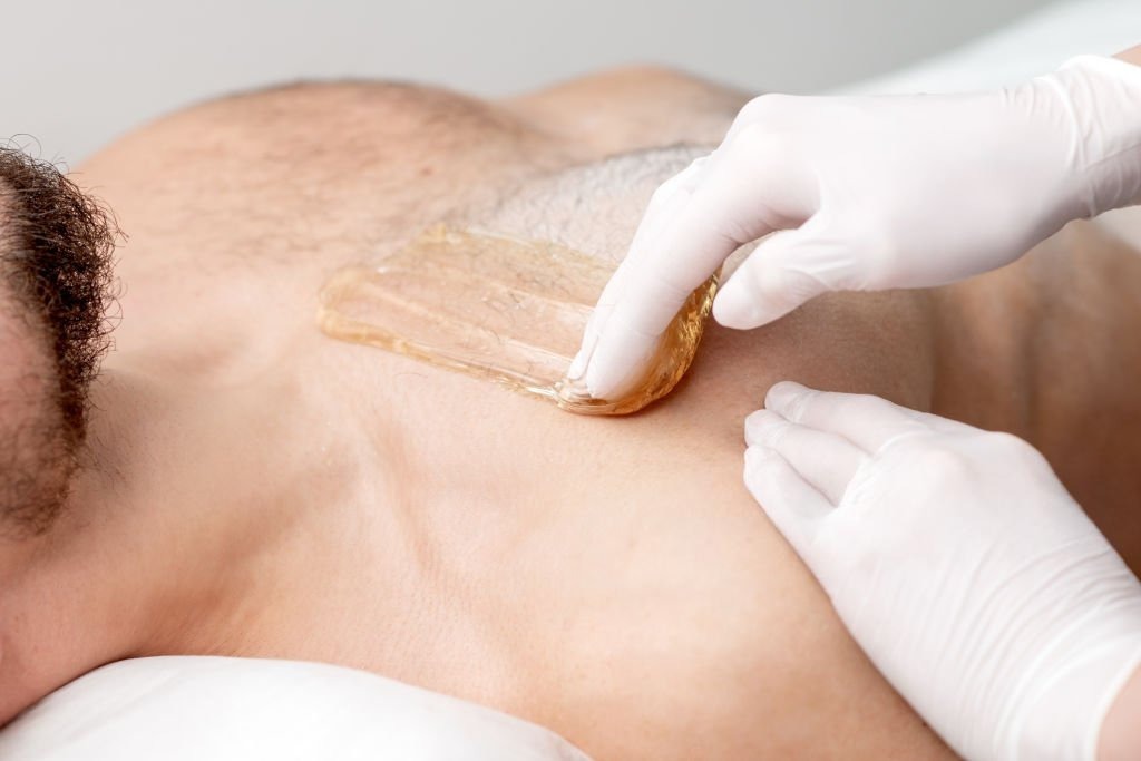 EPILATION HOMME : EPAULES 10 SEANCES + 3 OFFERTES image